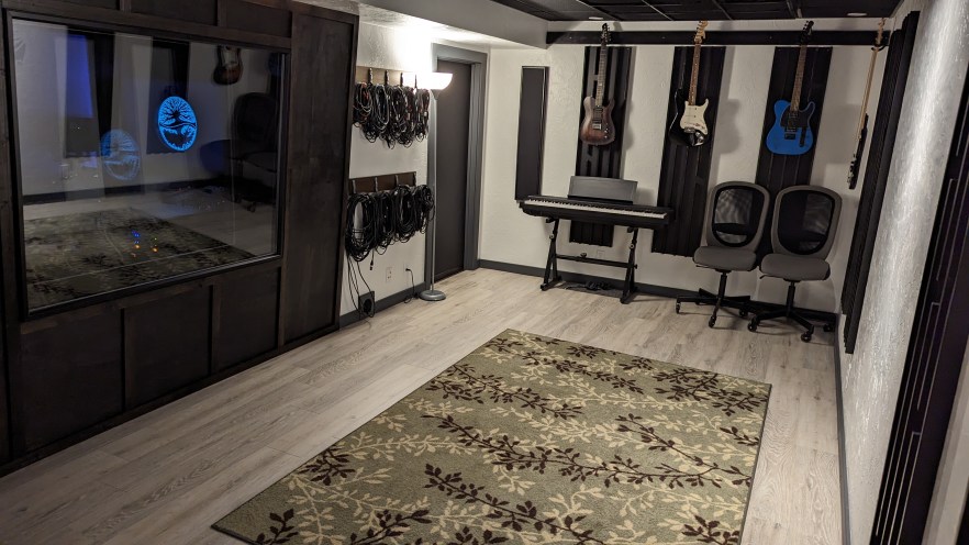 PXL_20231114_213549383